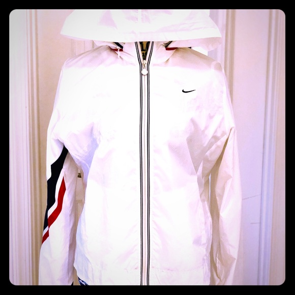Nike Jackets & Blazers - 💯 NIKE JACKET